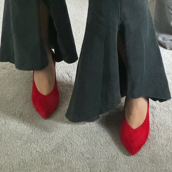 Silent D Minnie Heel Pumps - Picture 4 of 7